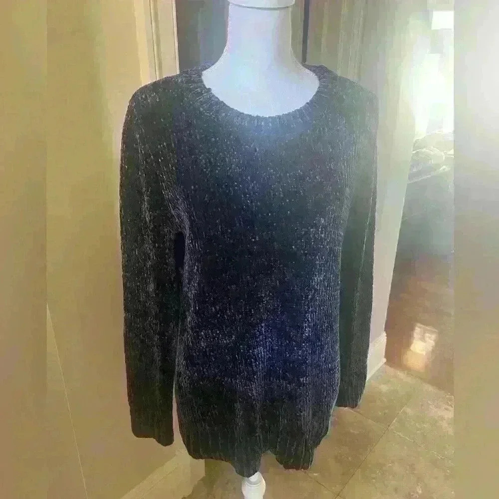 Orvis ladies crewneck long sleeve sweater medium. Excellent condition. Dark Navy - Picture 7 of 11